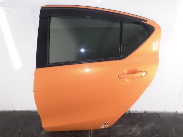 Aqua NHP10 Left Rear Door Assy 6700452470