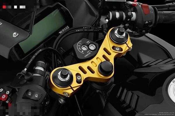 Yamaha R15 V3 HANDLE CROWN