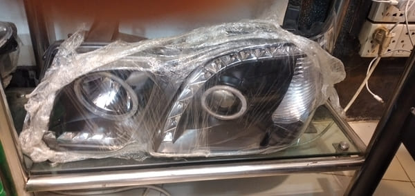 Lexus LX 470 Head Lamp