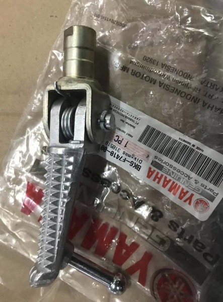 Yamaha R15 V3 Rider Foot Rest