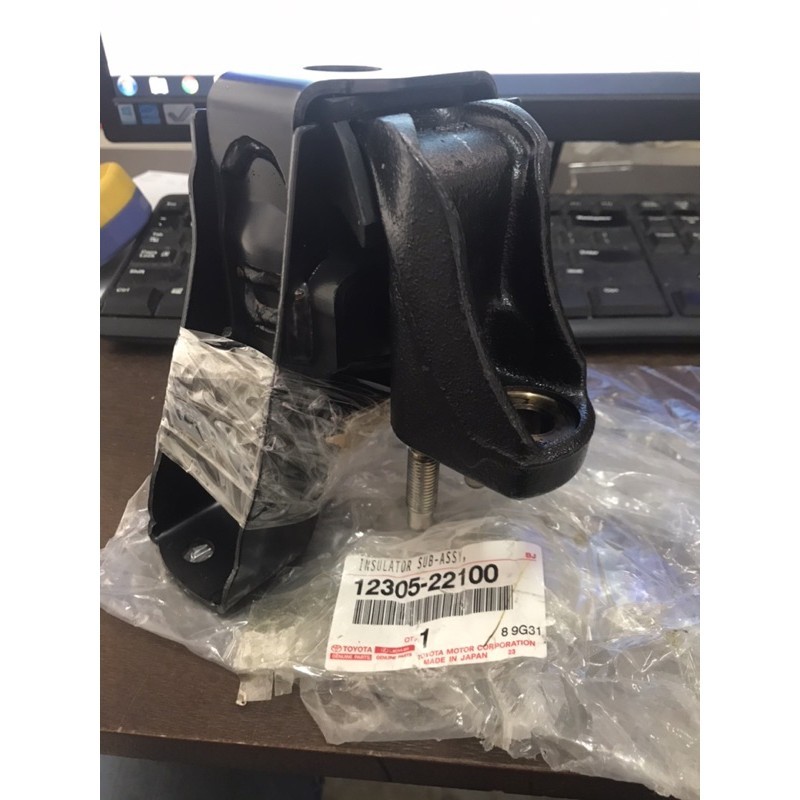 ENGINE MOUNTING TOYOTA 12305-22100