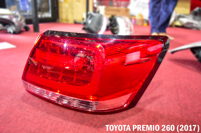 Toyota Premio 2017 Back Light
