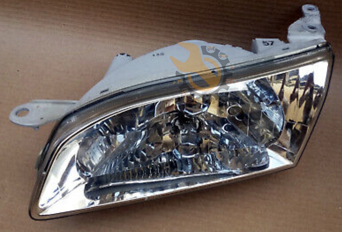 Toyota Corolla AE111 Headlamp