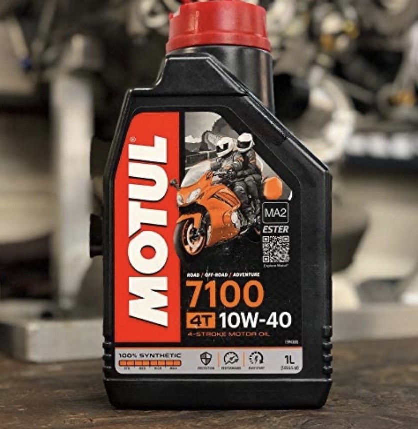 Motul 7100 4T Engine Oil SAE 10W-40, 1 Liter